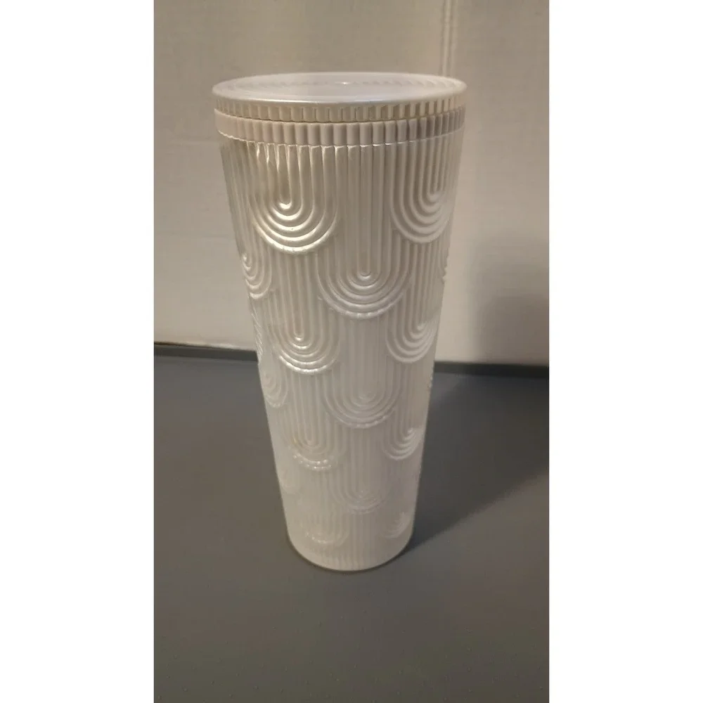 Starbucks Cold Cup Tumbler  24oz Pearl White Excellent Scalloped Embossed